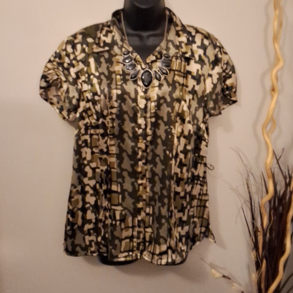 MGNY Size Large camo top